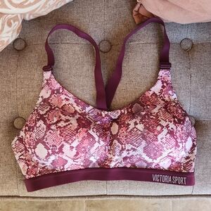 Victoria’s Secret VSX Live On Point Sports Bra 36C Burgundy Snake Reptile Print
